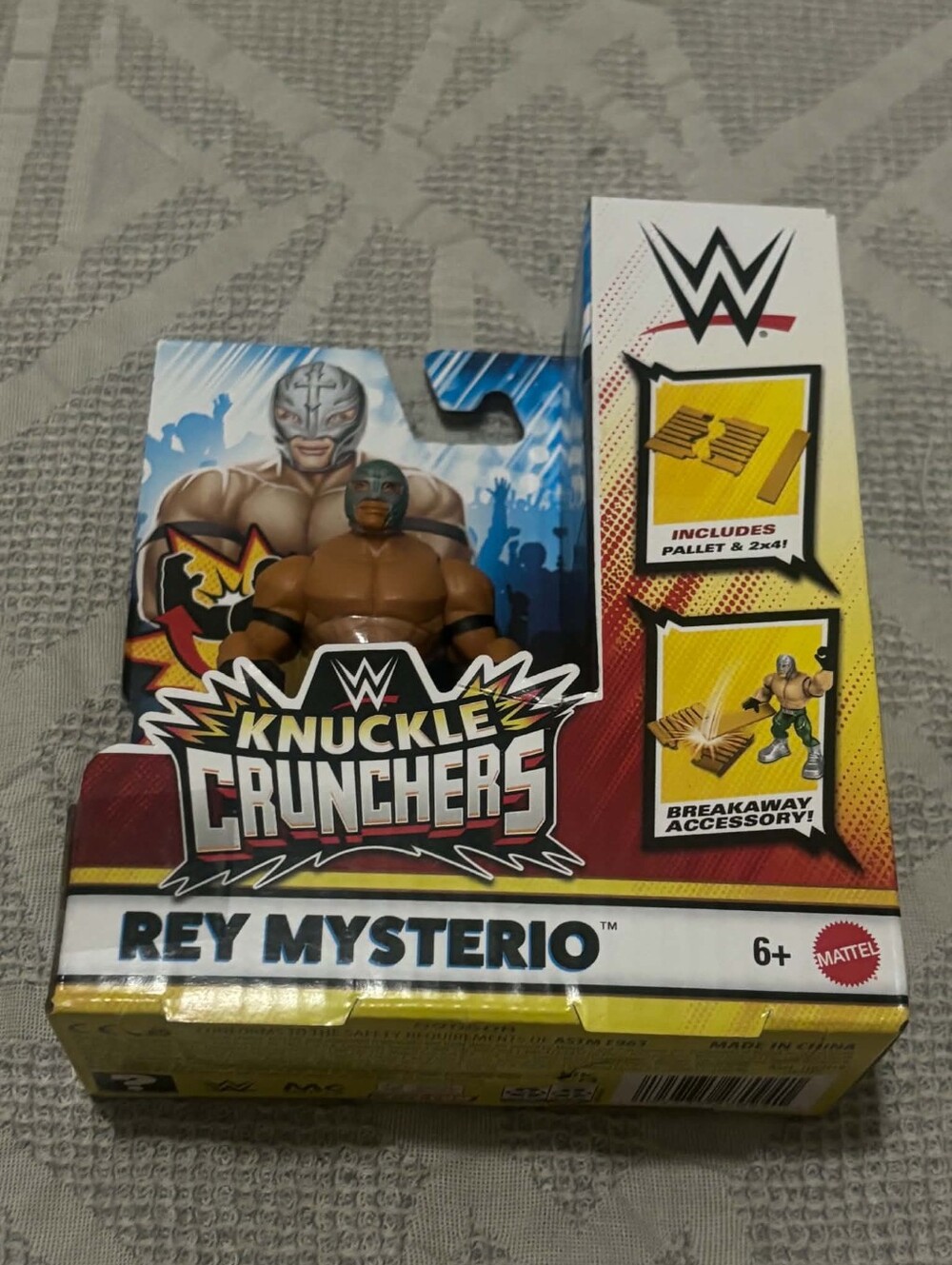 Rey Mysterio WWE Knuckle Crunchers Mini Action Figure